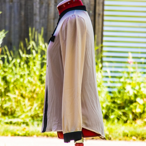 Pale pink blouse with bow detail - Picture 2 of 5